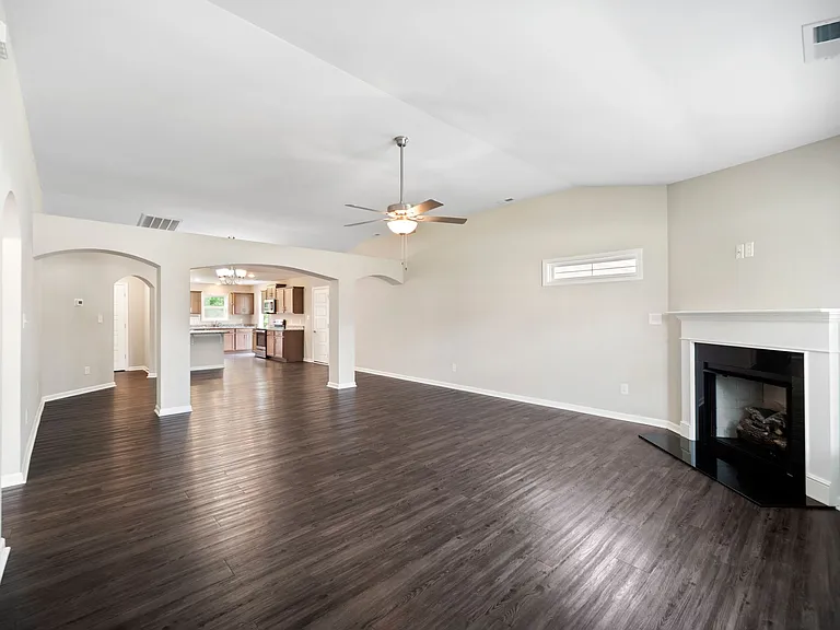 123 Grantham Pl — Photo 2