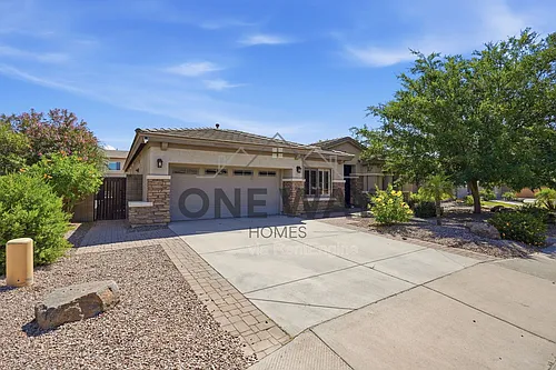 587 E Benrich Dr Photo 1