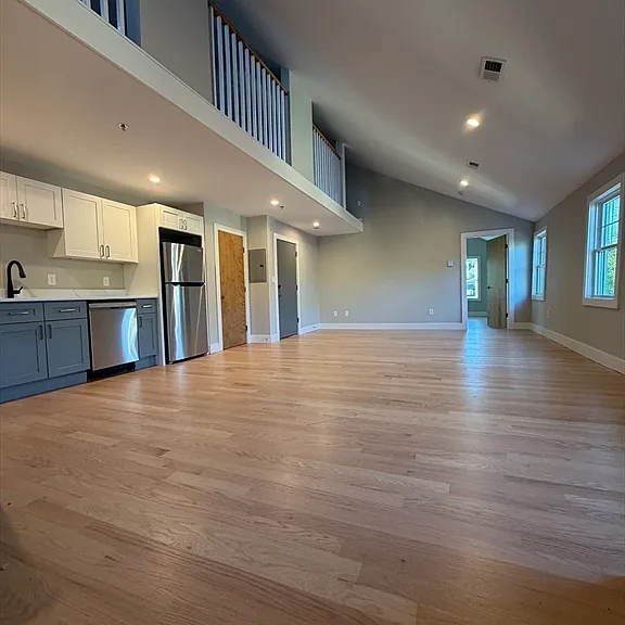 944 East St #3 — Photo 11