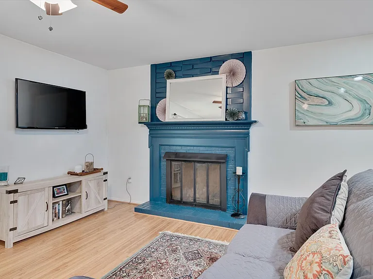409 Northclift Dr — Photo 6