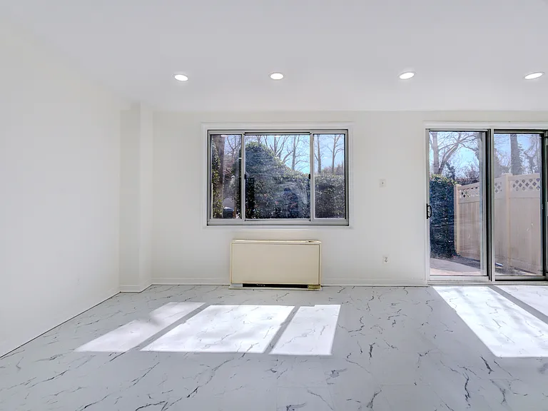 1900 Lyttonsville Rd #110 — Photo 4