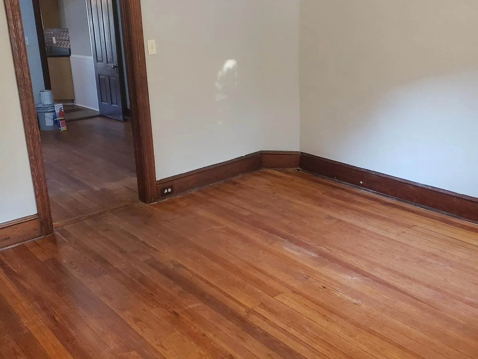 3 bed, 1100 sqft, $1,250 — Photo 4