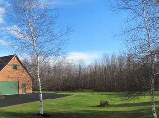 40 Mayflower Heights Dr, Oakland, ME 04963