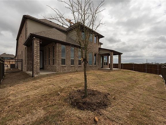 2nd image of 3349 Starling Dr