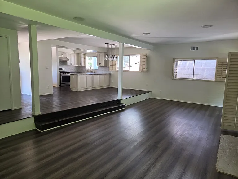4734 Laurelgrove Ave — Photo 29