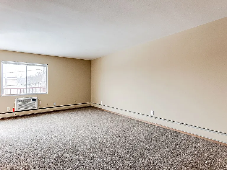 Rivercliff Apartments — Photo 9