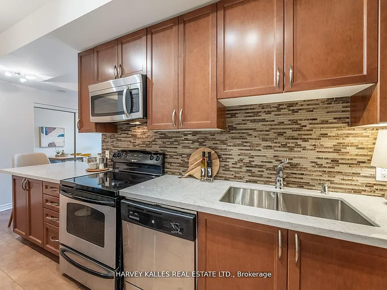 3865 Lake Shore Blvd W #421 — Photo 10