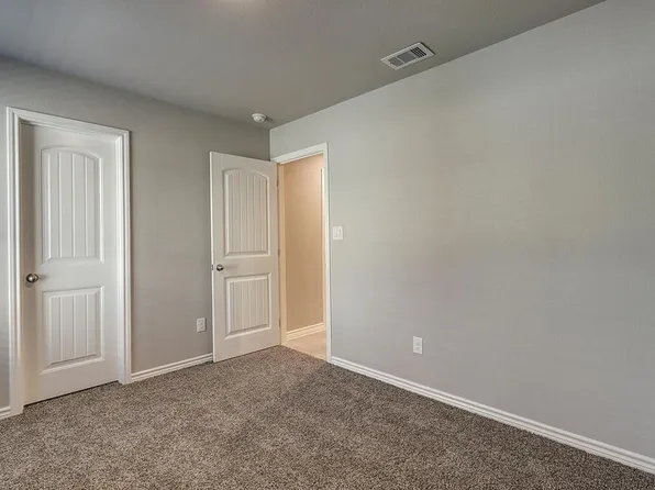 1278 Carnaby St, Corpus Christi, TX 78415