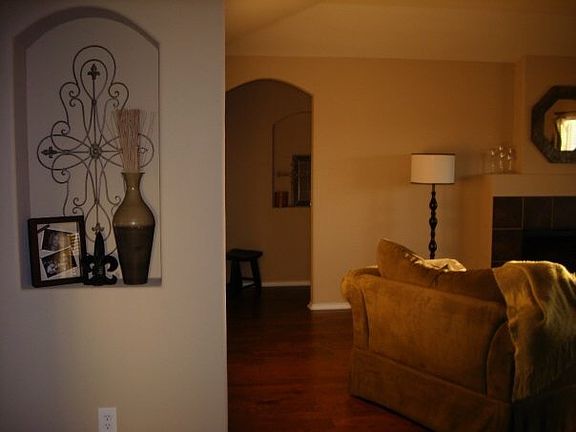 2nd image of 2226 Bentwood Dr