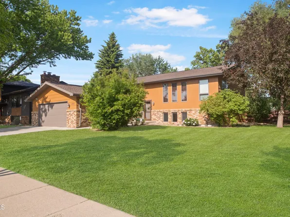 1555 Wichita Dr, Bismarck, ND 58504