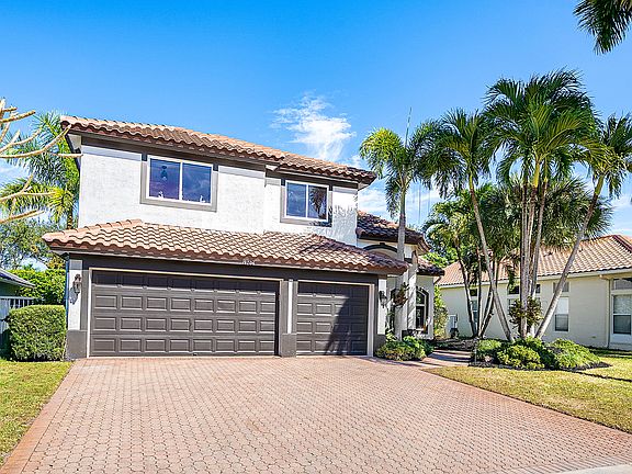 3rd image of 19706 Dinner Key Drive