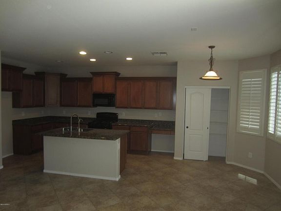 3rd image of 7123 W Darrow St