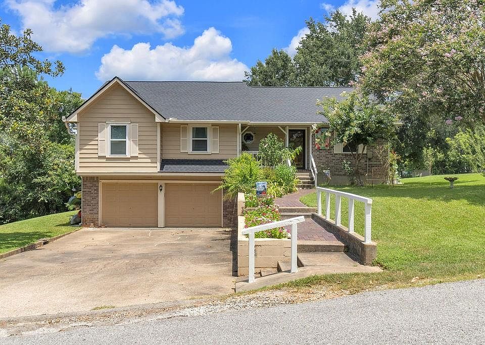 1st image of 70 Valley Dr