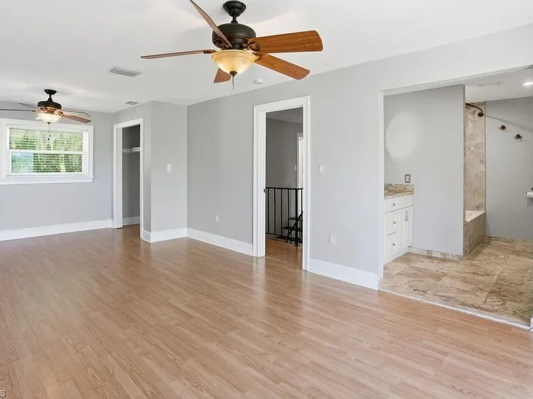 4920 Shady River Ln — Photo 17