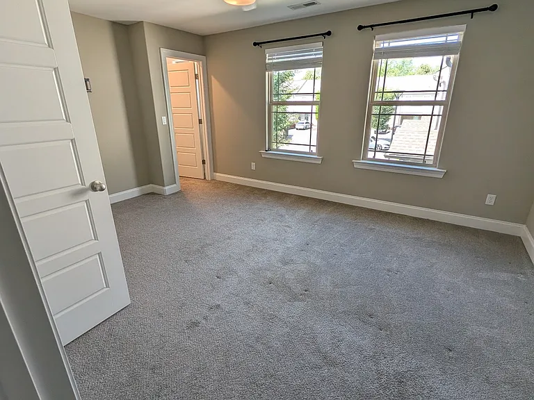 555 Gresham Ln #4A — Photo 6