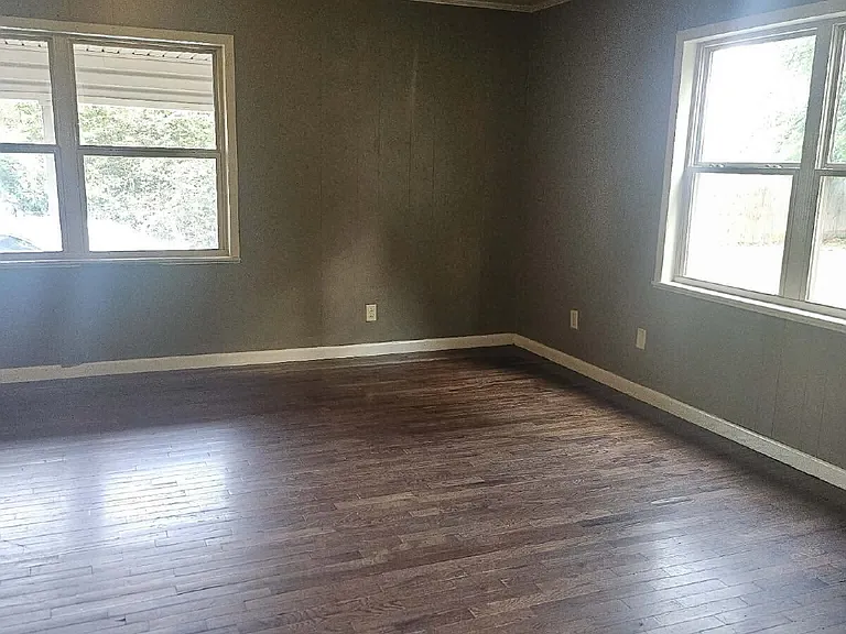 1801B W Nettleton Ave — Photo 2
