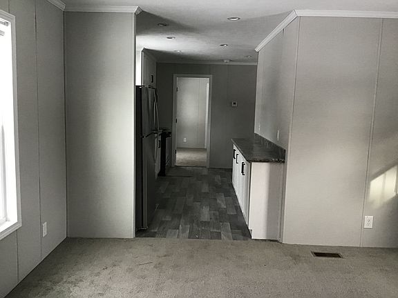 3rd image of 417 N 14th Pl #40