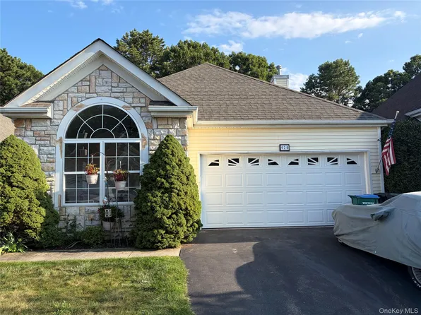 428 Leisure Drive, Ridge, NY 11961