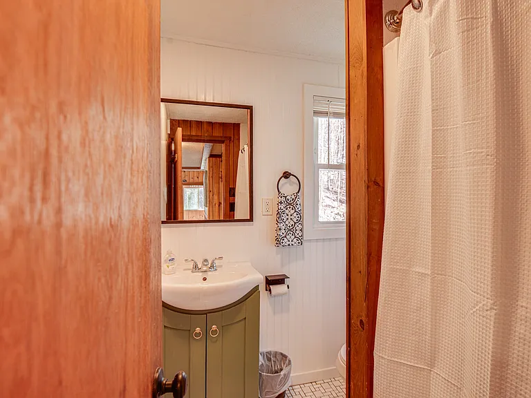 230 E Side Dr — Photo 13