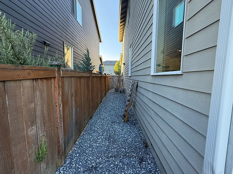 8657 Atlas Ave NE — Photo 29