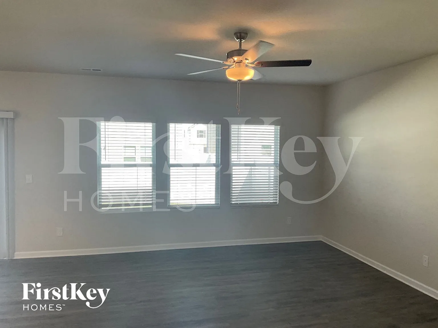 4 bed, 2.5 bath, 2106 sqft, $2,580 — Photo 2