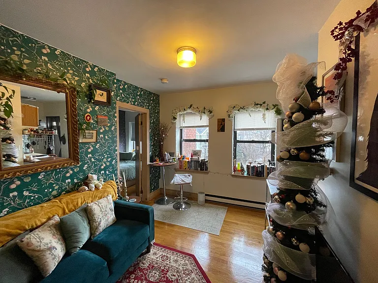 43 Ivaloo St #5R — Photo 2