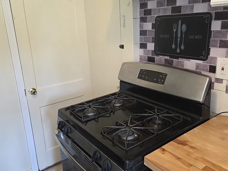 44 Virginia Ave — Photo 24