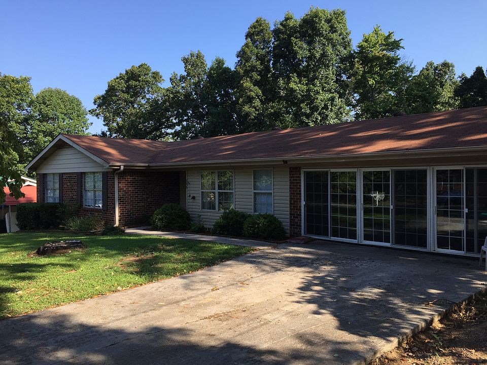 2nd image of 745 Forest Dr SE