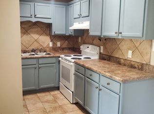 5762 Aftonshire Dr, Fayetteville, NC 28304