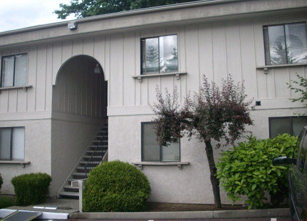 1st image of 12700 NE 116th St #7-B
