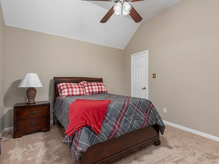 1719 Cantigny Ln — Photo 34