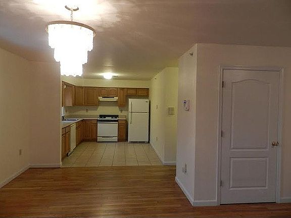 3rd image of 167-169 Dickerson St