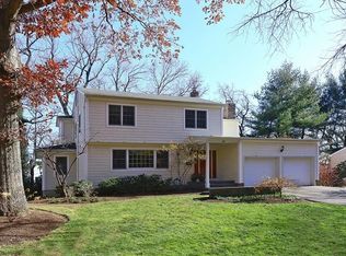275 Hillcrest Rd, Ridgewood, NJ 07450