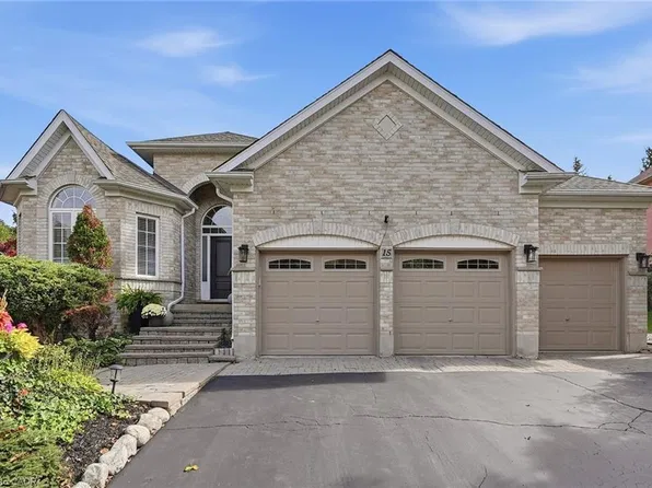 15 Everwood Run, Kitchener, ON N2P 2B1