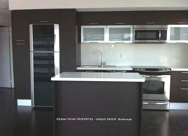 386 Yonge St #1707 — Photo 2