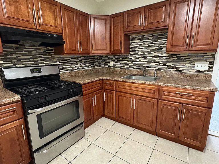 807 Summer Ave #2 — Photo 1