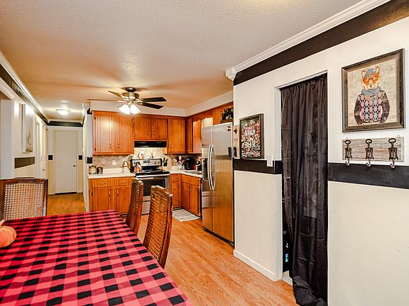 4th image of 2174 Blakemore Dr