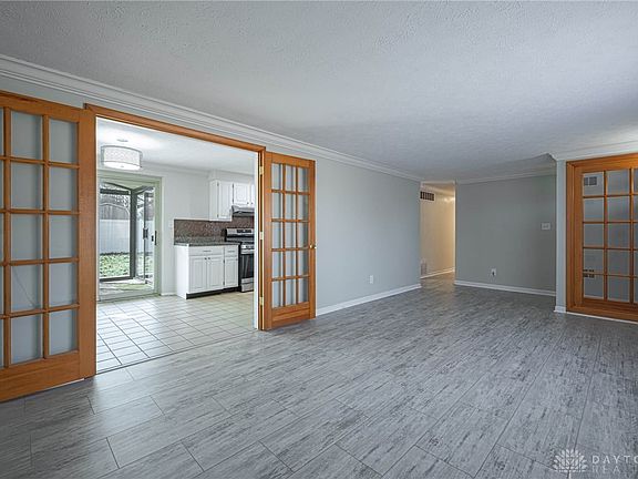 2nd image of 5001 Glenmina Dr