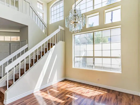 1633 Calle Las Casas, Oceanside, CA 92056