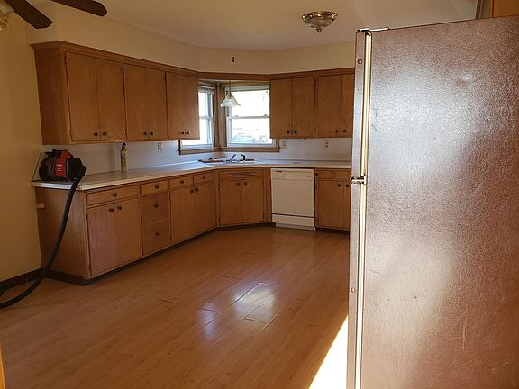 5th image of 1106 11th Ave SE