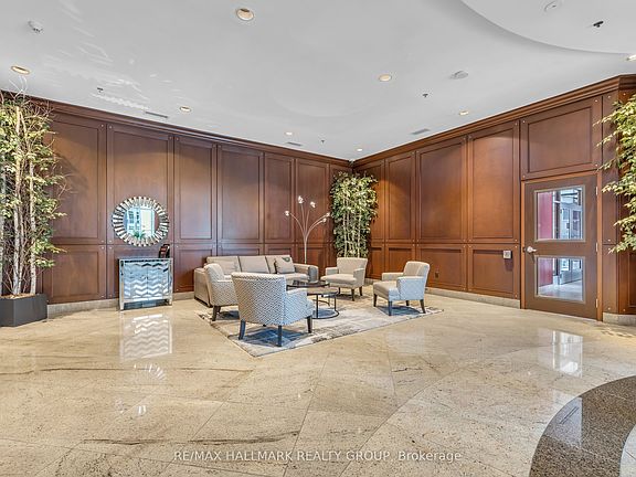4th image of 234 Rideau St #1509