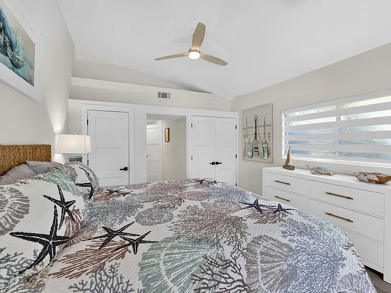 8234 Midnight Pass Rd — Photo 14