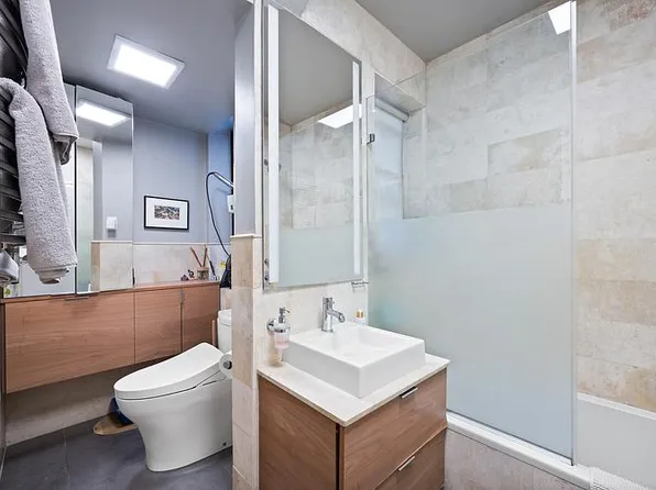 405 West 48th Street image 4 of 10