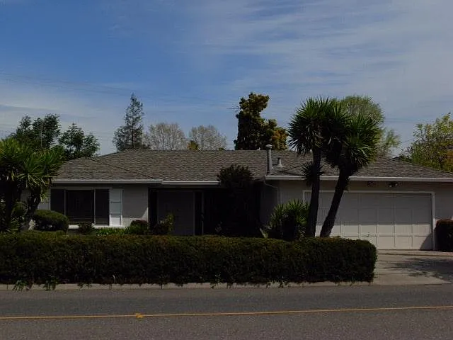 1498 Bird Ave photo 1