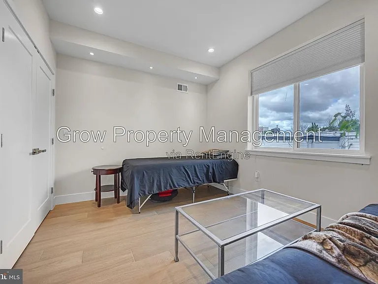 1752 N Bailey St — Photo 15