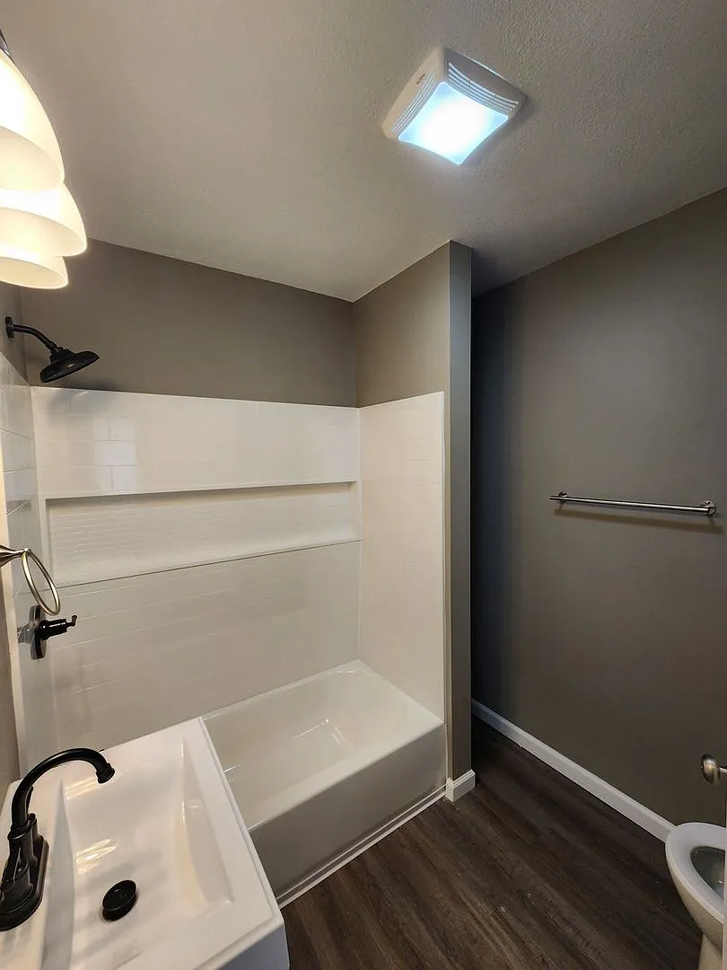 606 West 4th Street — Photo 4