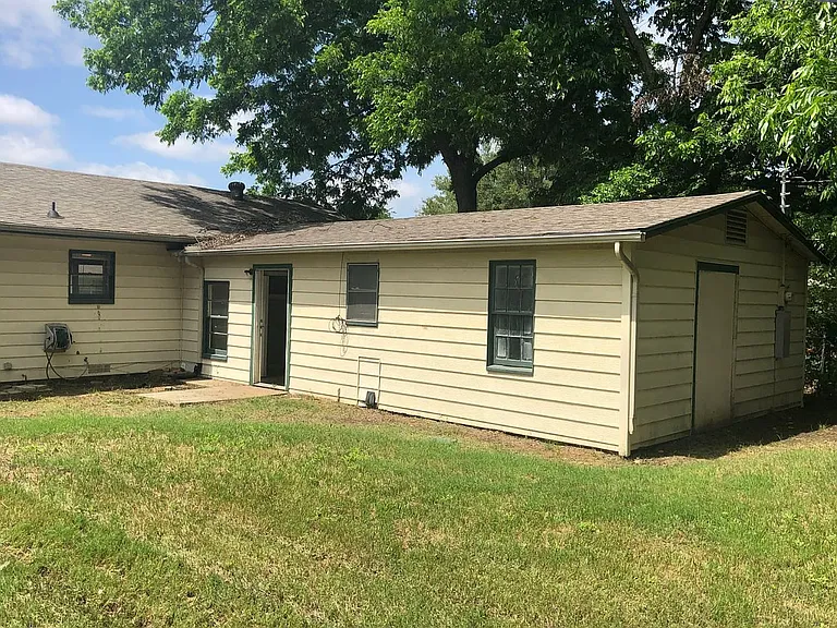 617 E Ellen Ave — Photo 14