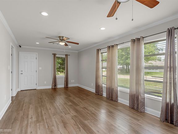 4th image of 1328 Mark Ave
