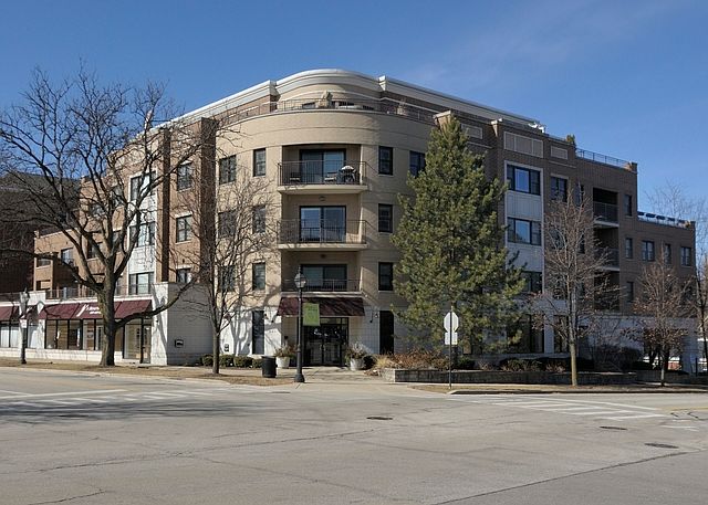 1st image of 586 Crescent Blvd APT 206