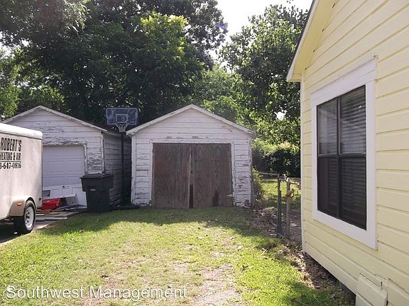2nd image of 1113 N Lockhart St